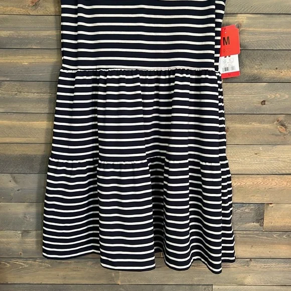 New Nautica Brand Dress with Pockets Size Medium in Navy and White - Picture 3 of 14